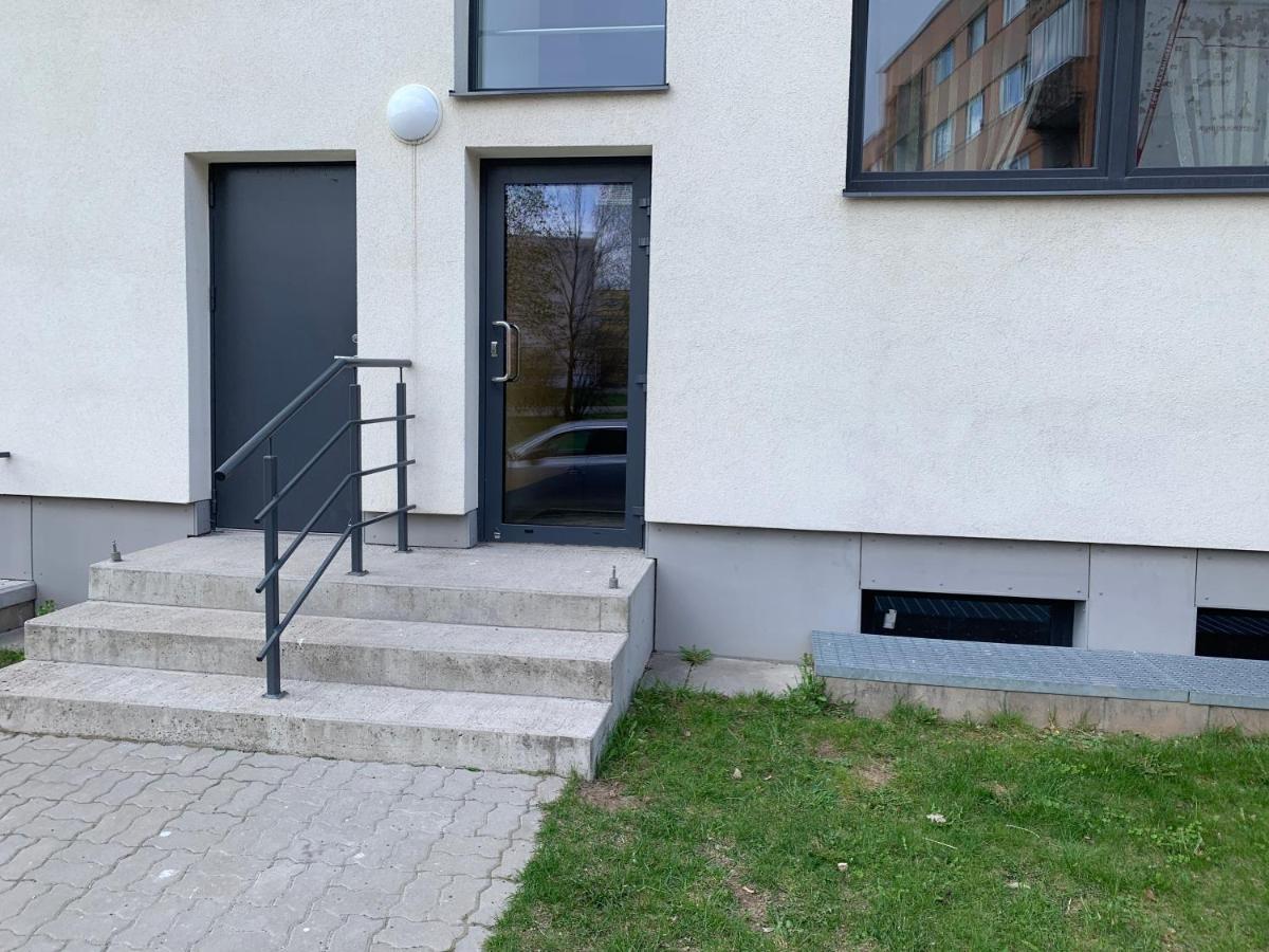 K76 - Very Nice 2-Bedrooms Apartment -2 Big Beds-1 Single Bed Тарту Экстерьер фото